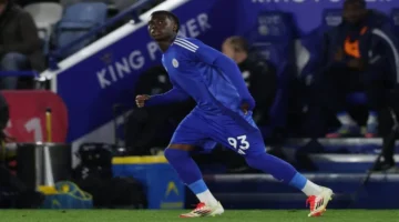 منافسة قوية.. تشيلسي ومانشستر سيتي يصارعان على موهبة ليستر الشابة